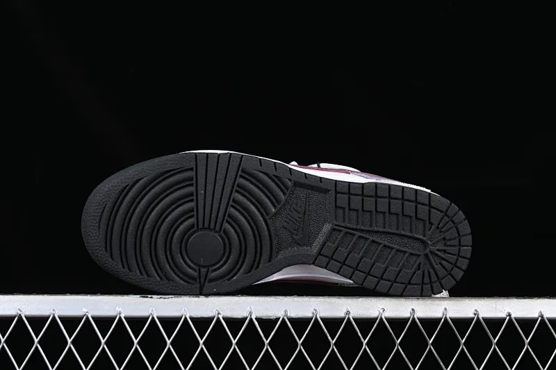 All Categories Nk SB Dunk Series Nk SB Dunk Low Low-top Sneakers Nk SB Dunk Low Panda Prank Tie-Dye Raspberry Printed Purple SB Strap Low-top Casual Sneakers DH9765-002